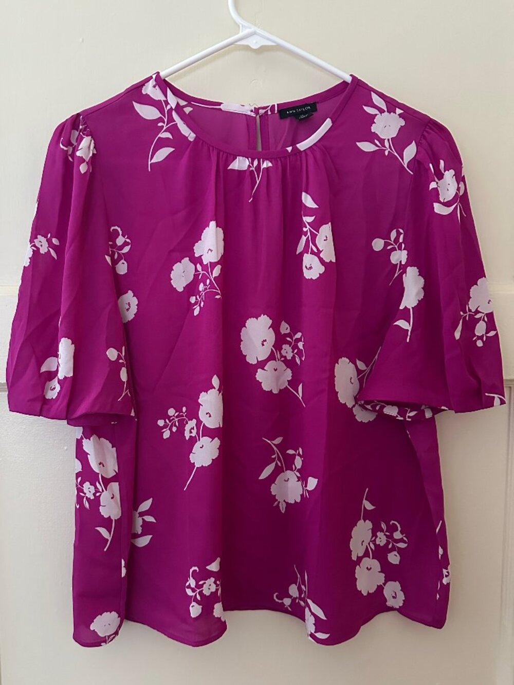 Ann Taylor Magenta Short-Sleeve Floral Blouse Petite Large LP